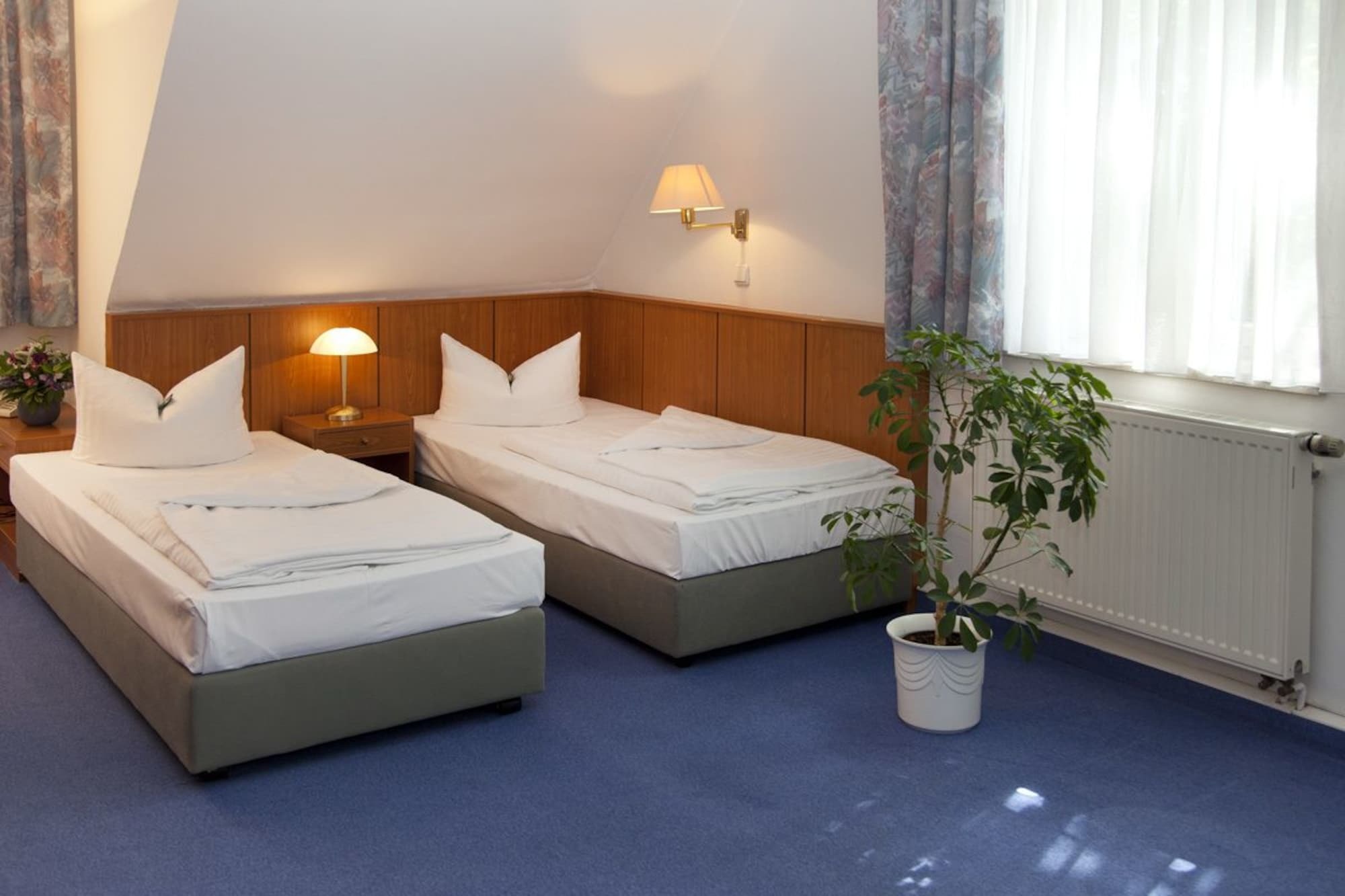 Hotel Und Restaurant Gartenstadt Erfurt Exteriör bild